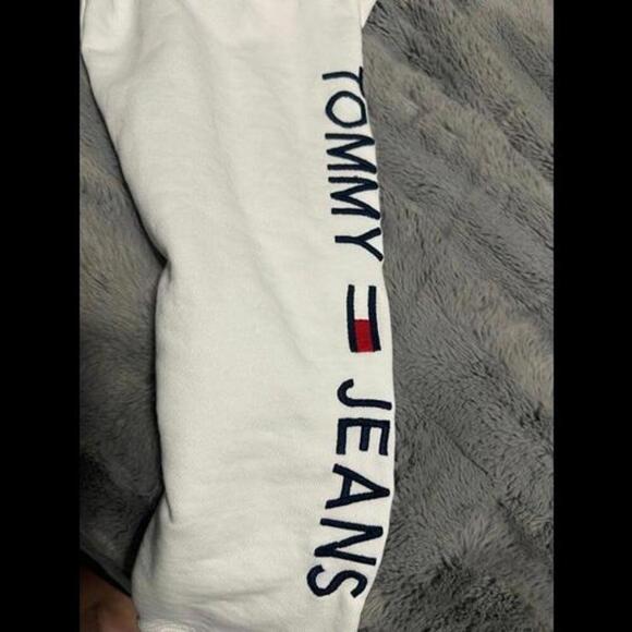 Tommy Jeans White Full-Zip Hoodie Size M - Classic Logo Design - Picture 4 of 4